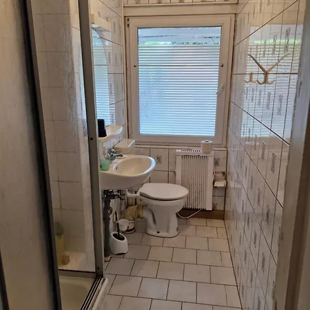 2 - 4-raum-wohnung Mit Kueche Und 2 Wc Duschen In Ohrdruf-crawinkel Appartamento