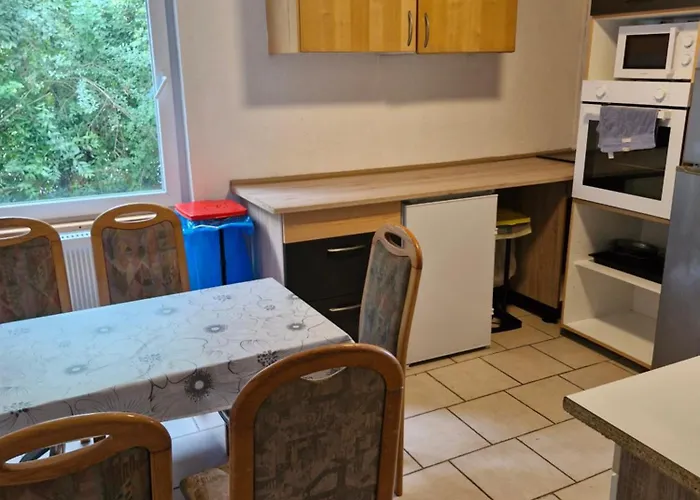 2 - 4-raum-wohnung Mit Küche Und 2 Wc Duschen In Ohrdruf-crawinkel * Ohrdruf