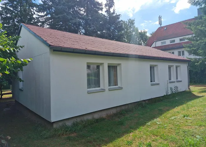 2 - 4-raum-wohnung Mit Küche Und 2 Wc Duschen In Ohrdruf-crawinkel *